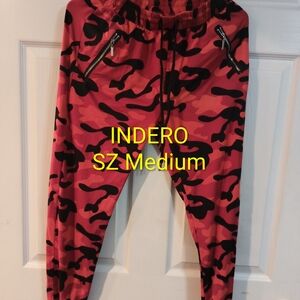 Indero Women's Bold Red Camo Joggers